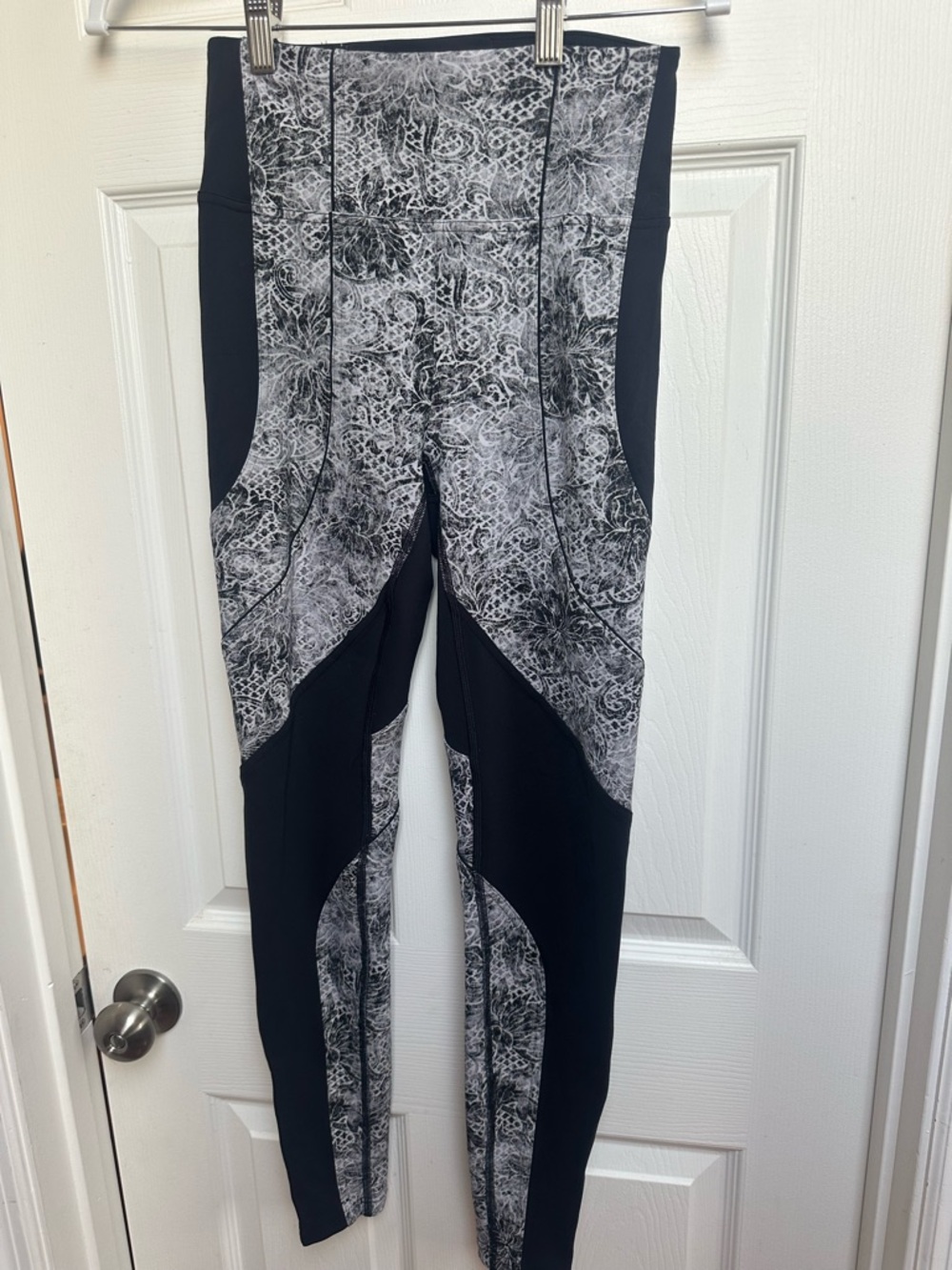 Lululemon High-Waist Black & Gray Printed Active Leggings